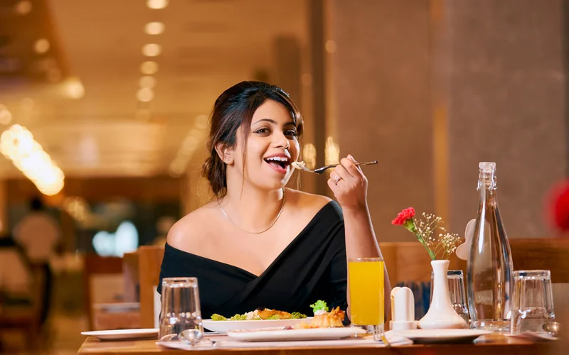 luxurious restaurant in munnar
